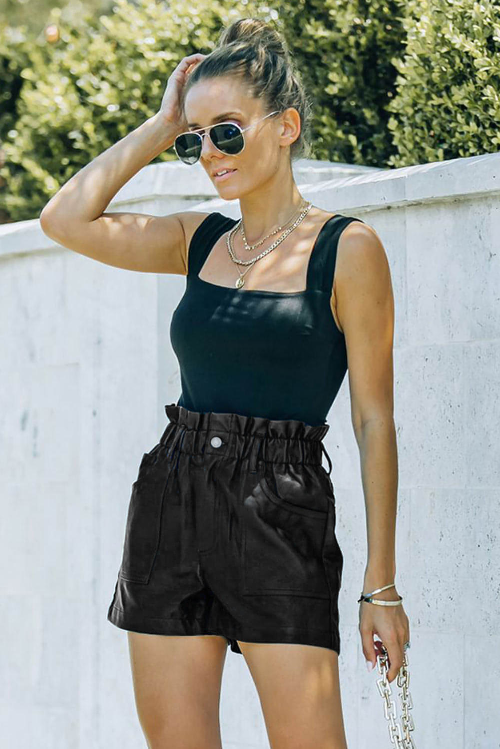 Schwarze Kunstlederpapierbeutel Taille High Rise Shorts