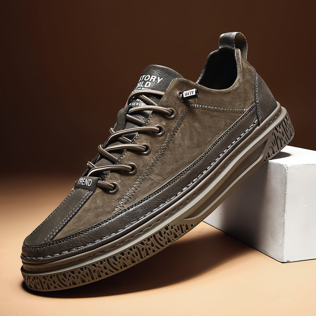 Zapatos de cuero pequeños estilo británico casual para hombre
