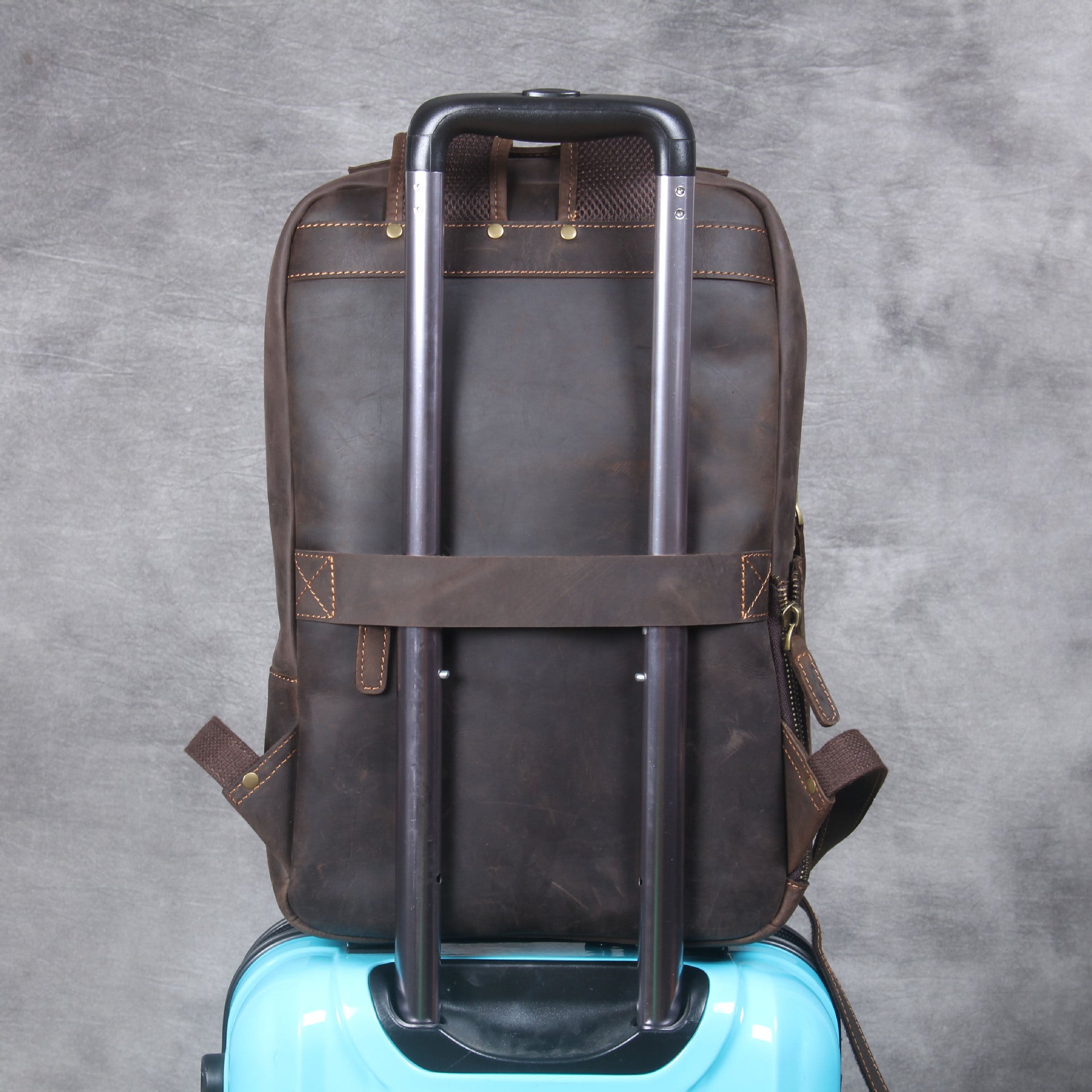 ALLFASHION™ – HeritageRider Crazy Horse Leather Backpack