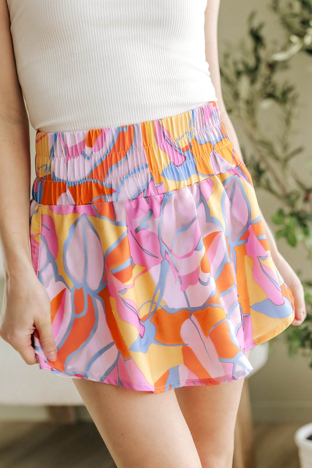 Pantaloncini casual a vita smock con stampa astratta viola