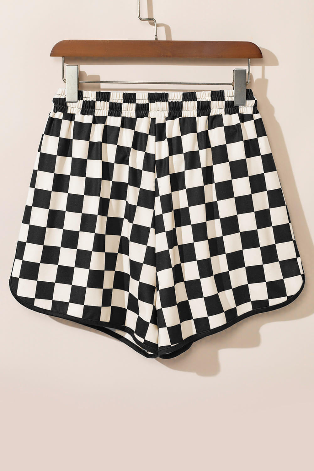 Black Checkered Drawstring Elastic Waist Casual Shorts.