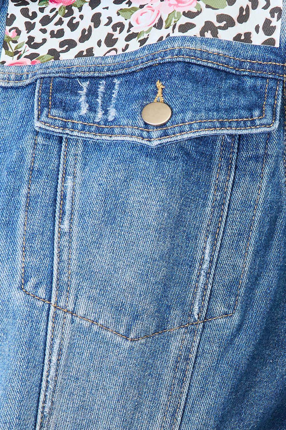 Baeful – Jeansjacke mit Leopardenmuster und Blumenmuster im Used-Look und offenem Saum