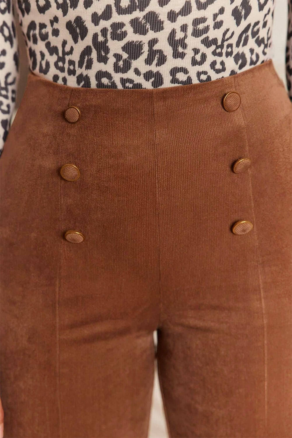 Kastanienbraune einfarbige zweireihige Hose mit geradem Bein