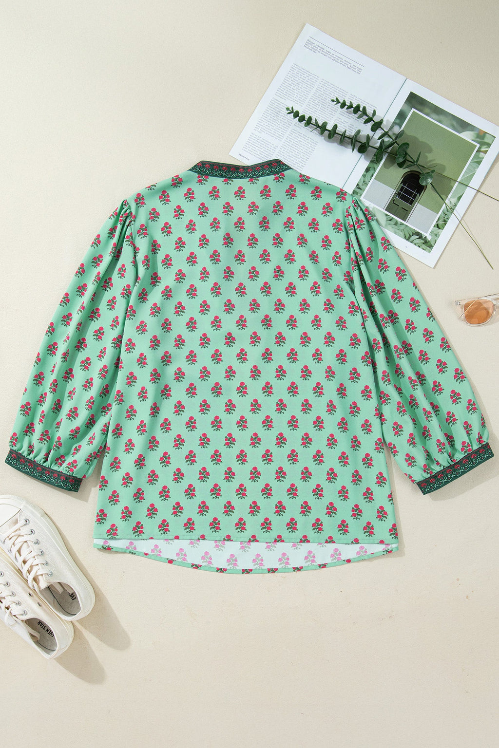 Green Plus Size Floral Print Contrast Trim V Neck Bracelet Sleeve Blouse