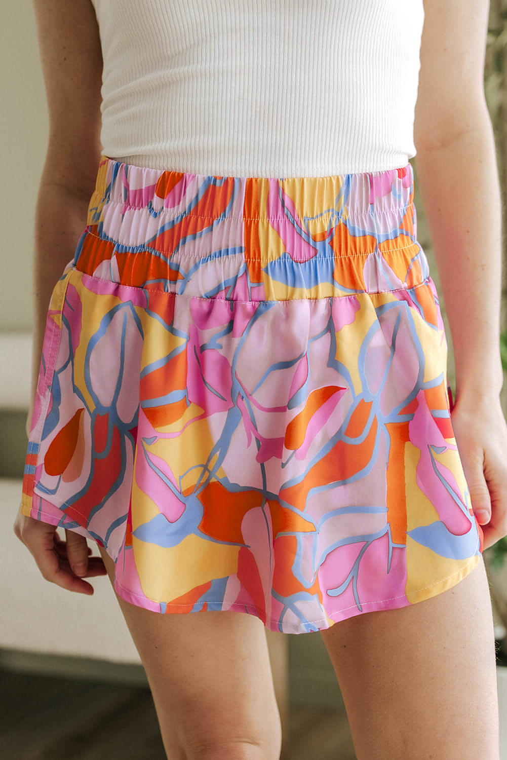 Pantaloncini casual a vita smock con stampa astratta viola