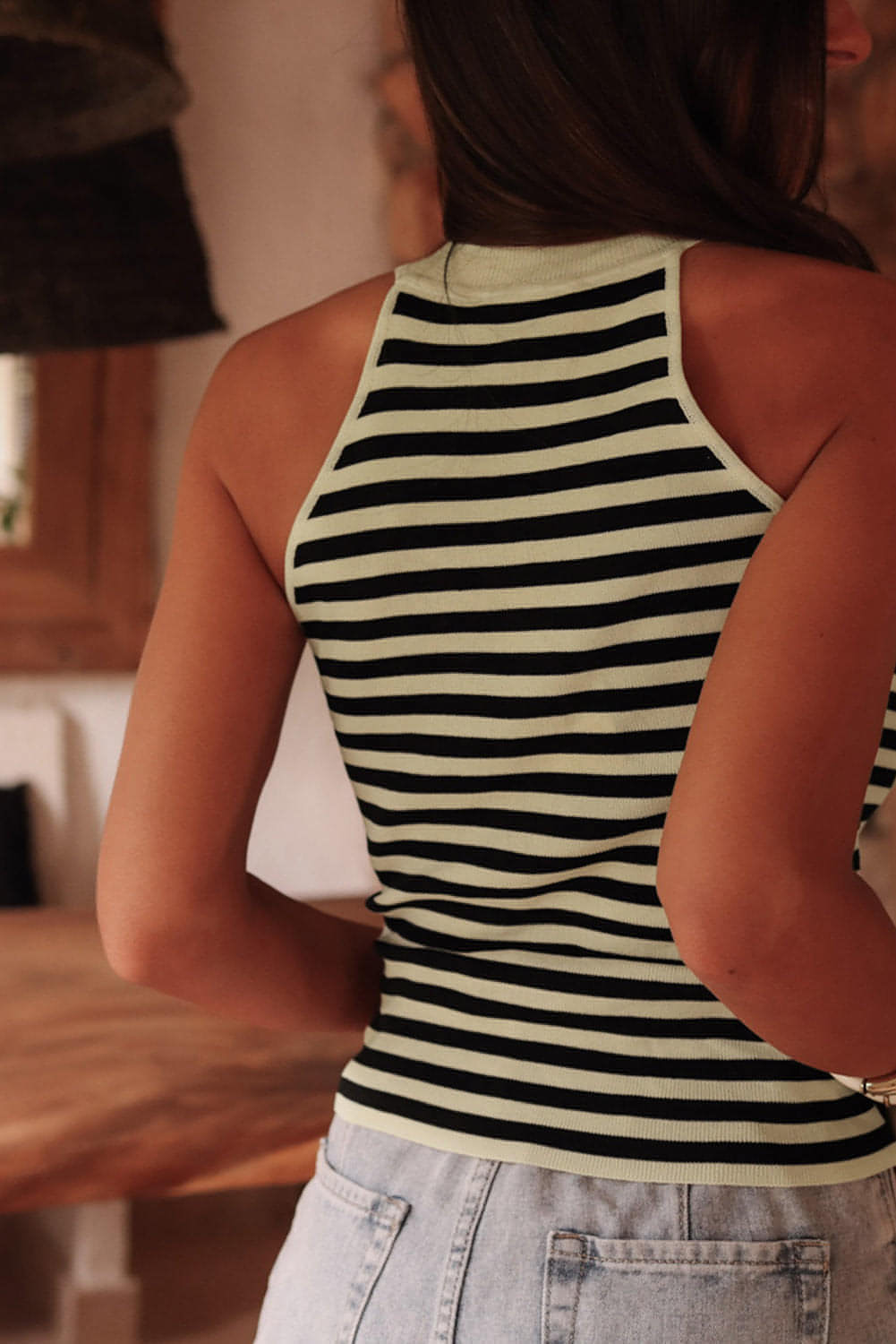 Schwarze, gestreifte Slim Fit-Pulloverweste mit Rundhalsausschnitt 