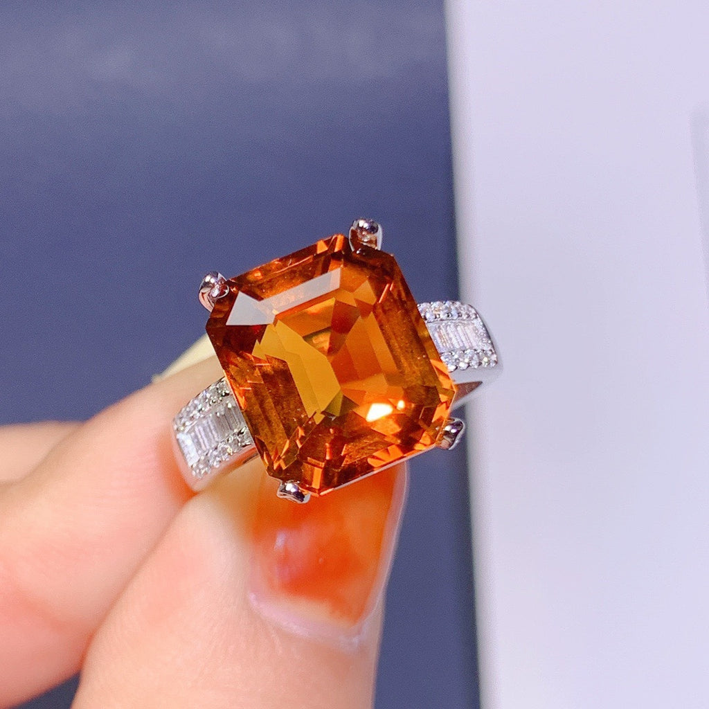 Large GrLuxeJewels™ – FireCrown Citrine Ring