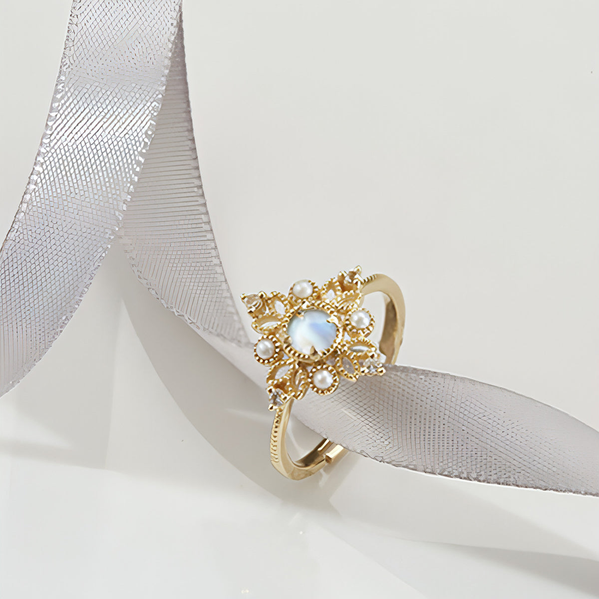 LuxeJewels™ – Ethereal Moonstone Pearl Ring