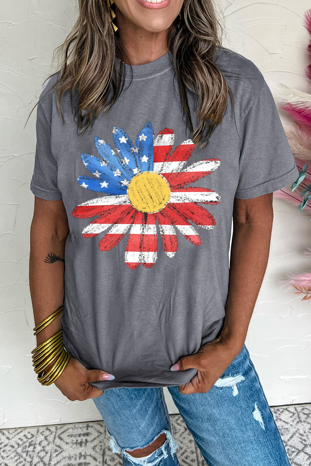 Gray Flag Pattern Sunflower Graphic Crew Neck Tee - enhanced image 1