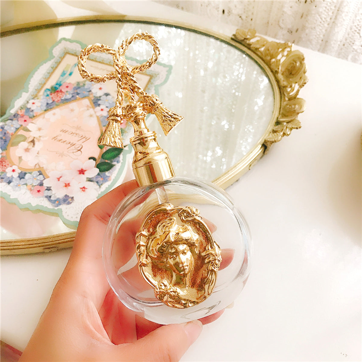 Meiyu Western Antique Gilt Perfume Bottle - enhanced image 1