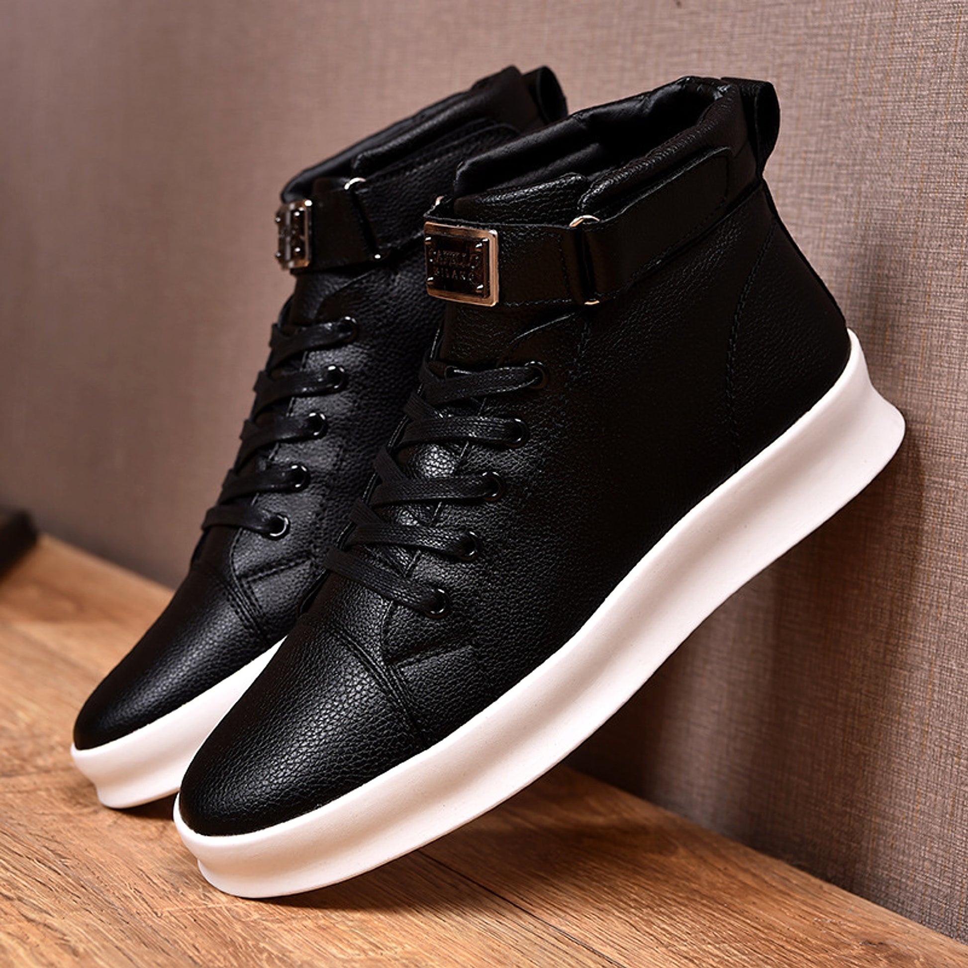 Men's casual high-top sneakers - enhanced image 1