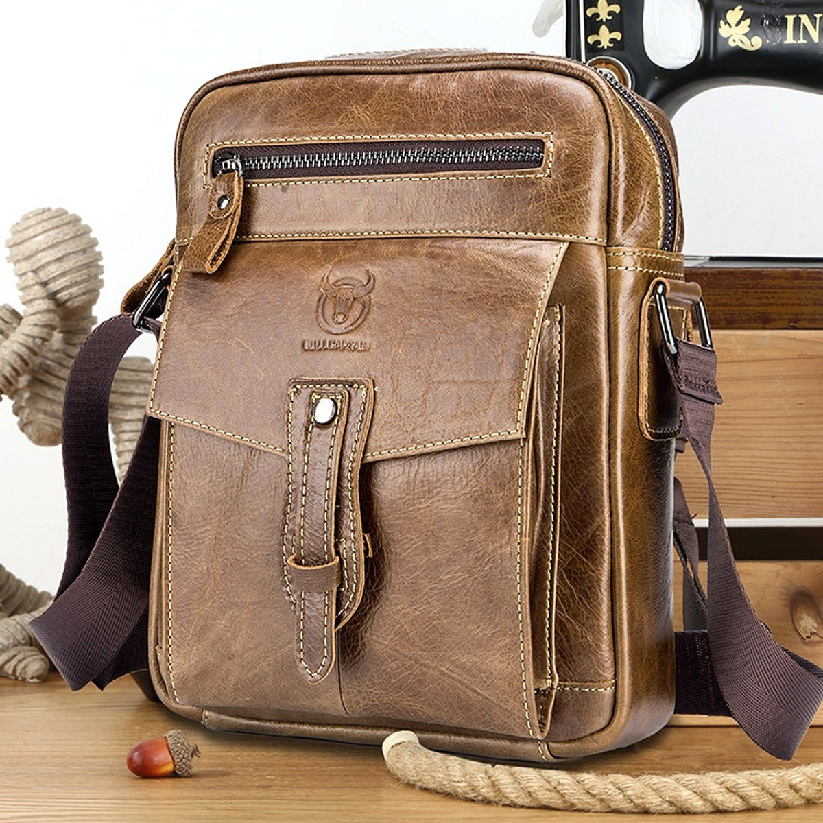 Men's First Layer Cowhide Large Capacity Shoulder Messenger Bag - enhanced image 1