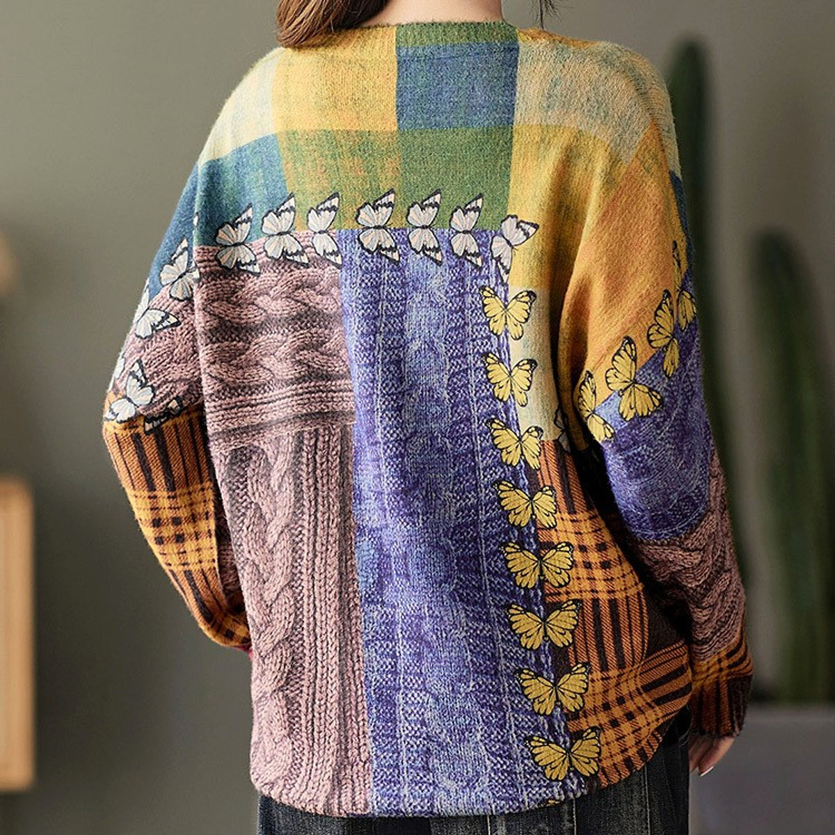 Women's Loose Pullover Round Neck Sweater - enhanced image 1