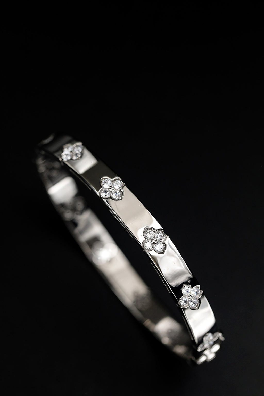 LuxeJewels™ – Vintage Clover 925 Silver Bracelet - enhanced image 1
