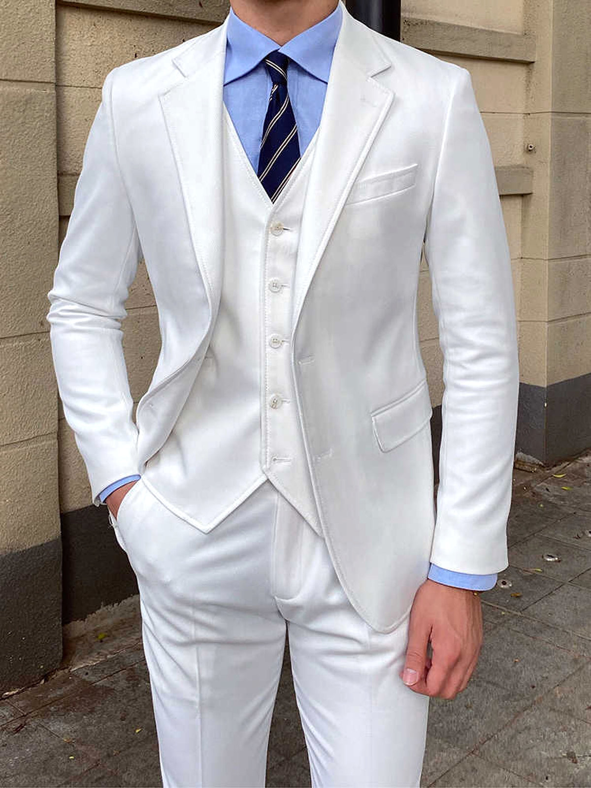 Vérselle™ – Slim-Fit Modern Three-Piece Suit - enhanced image 2