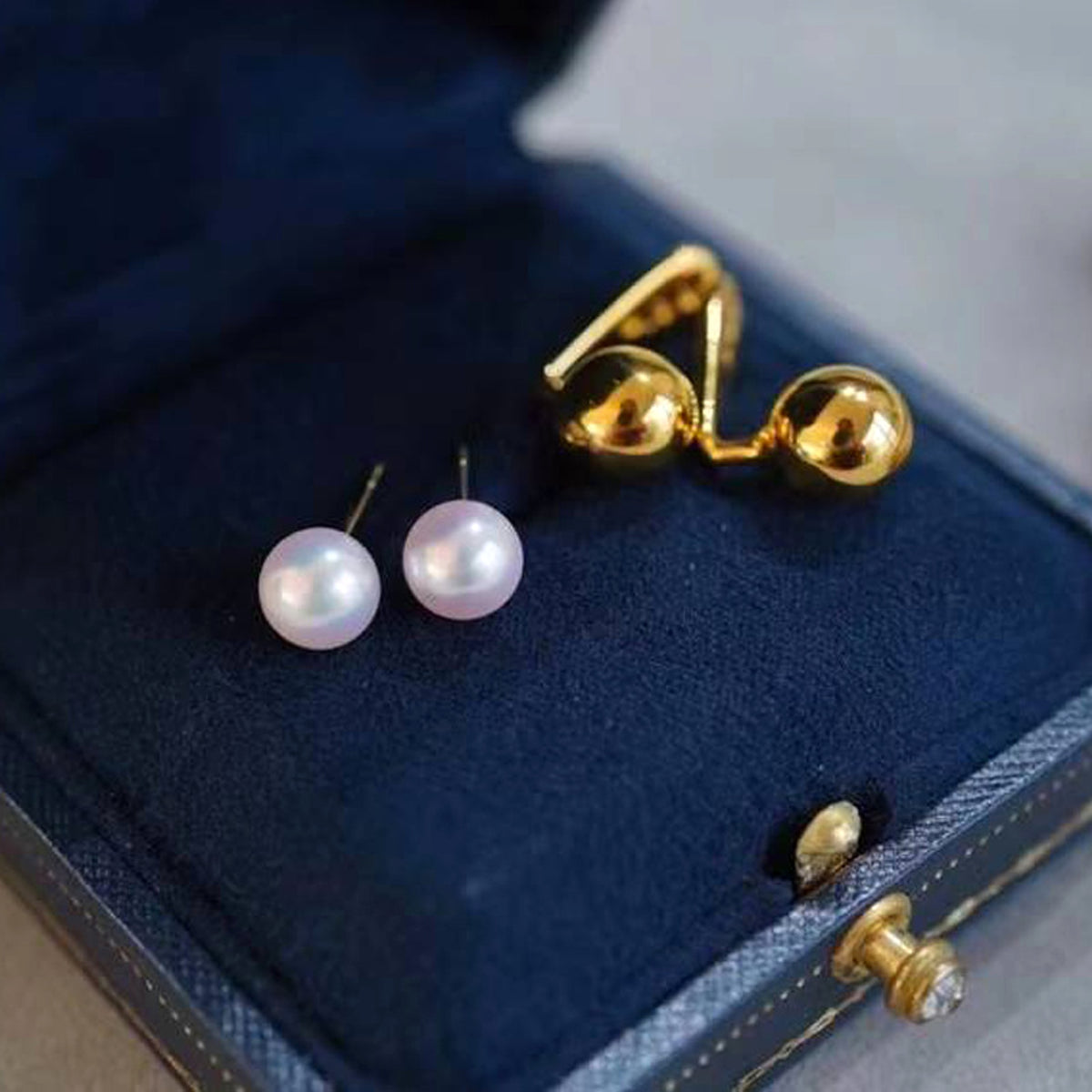 Pearl And Small Gold Ball Combined With Gold Earrings - enhanced image 2