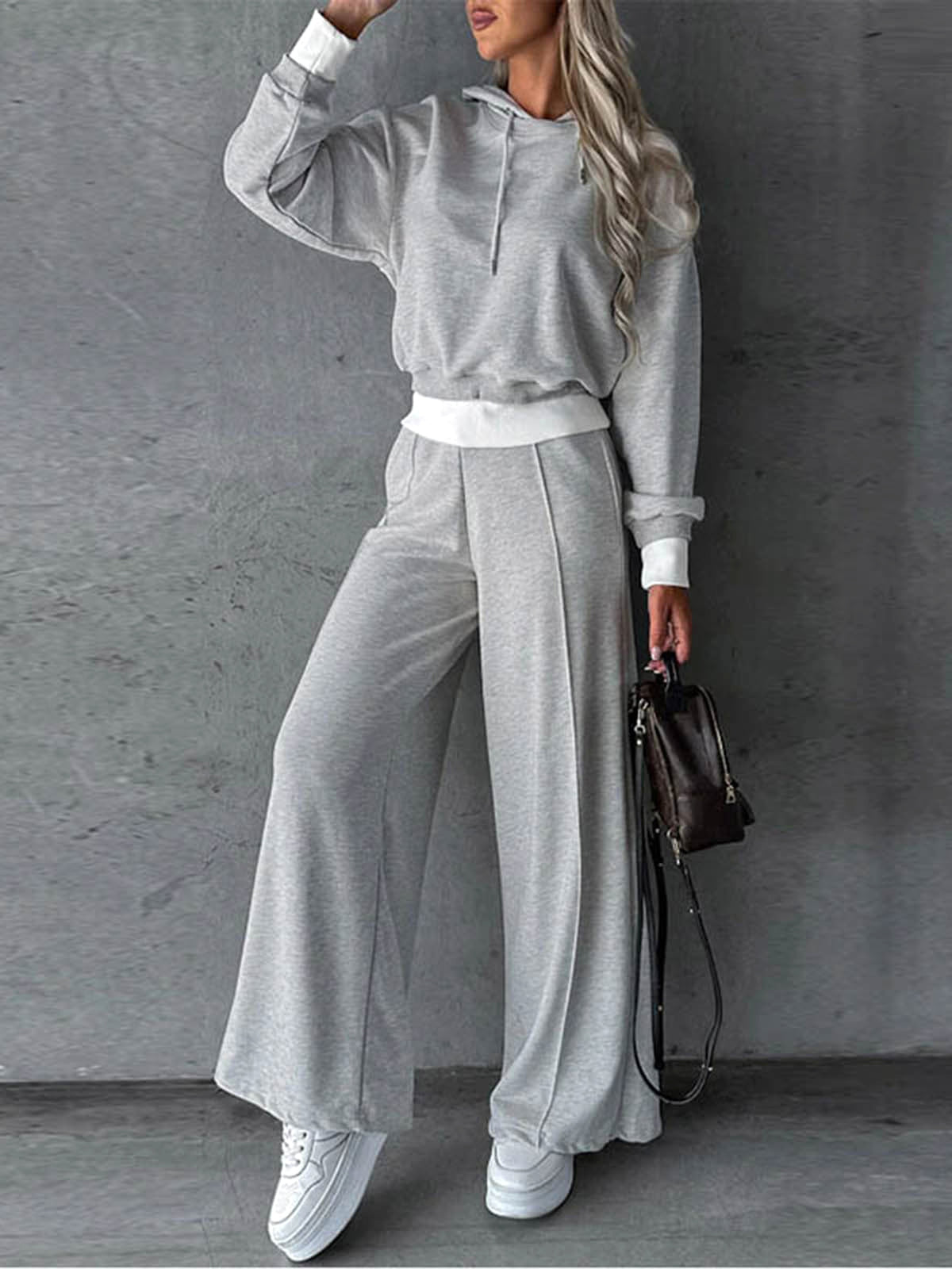 Relaxed-fit Tracksuit Women - enhanced image 2