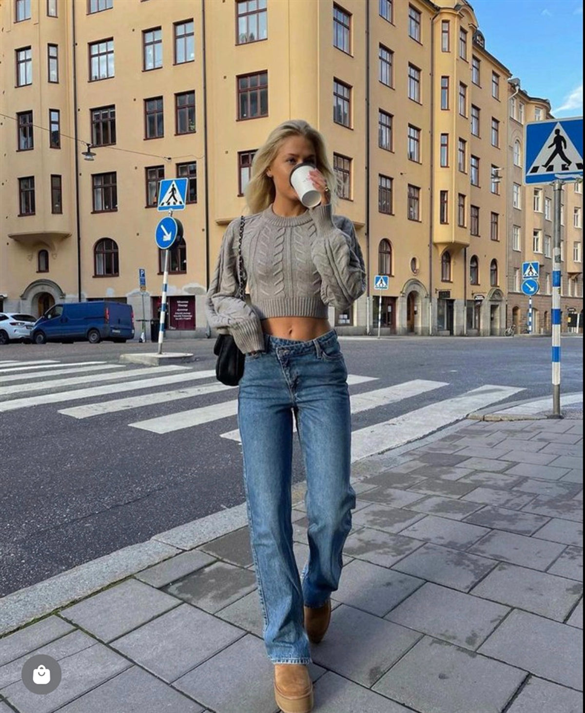 A.1 Short Backless Knitted Sweater Women - enhanced image 2