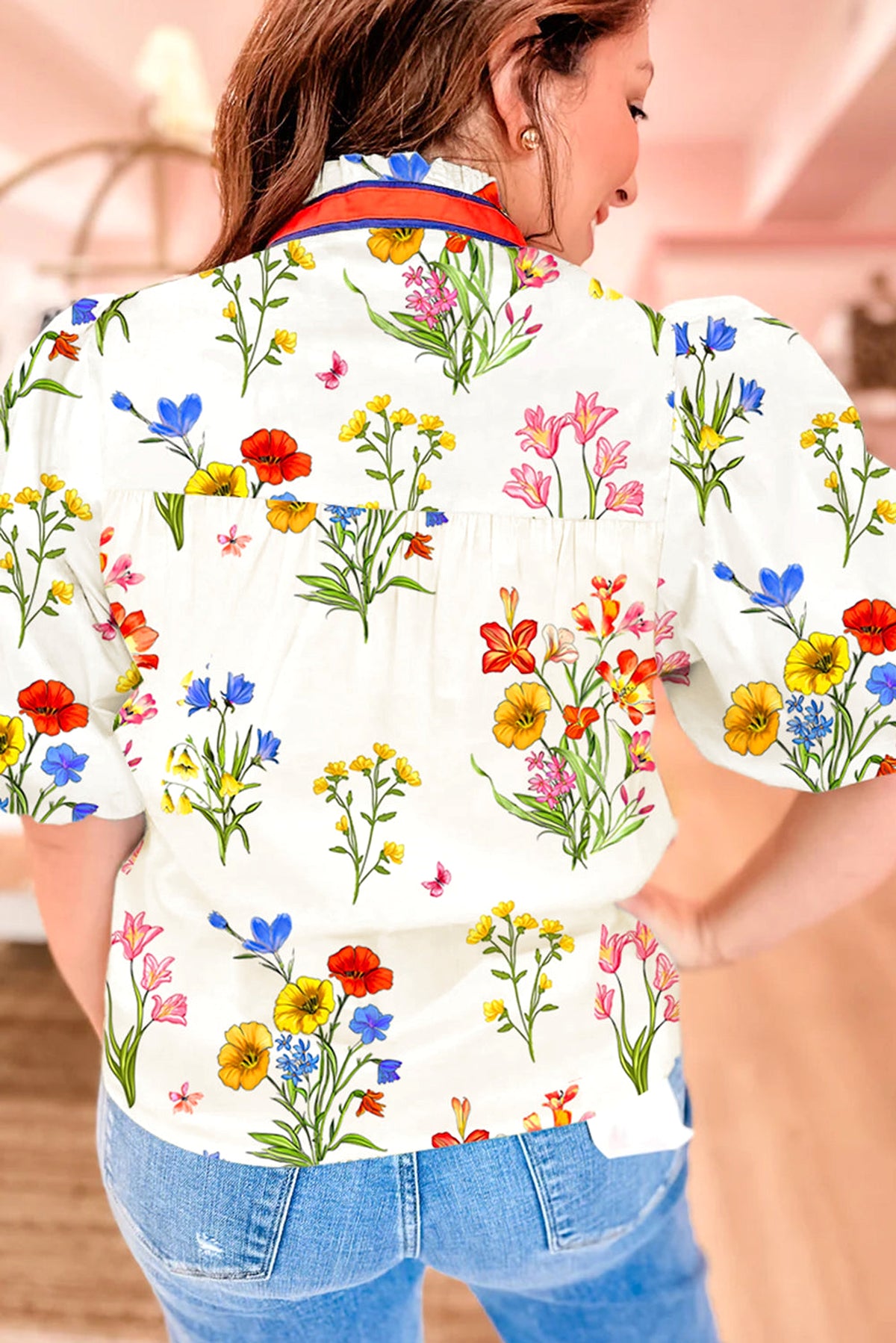 White Floral Short Puff Sleeve Contrast V Neck Print Blouse - enhanced image 2
