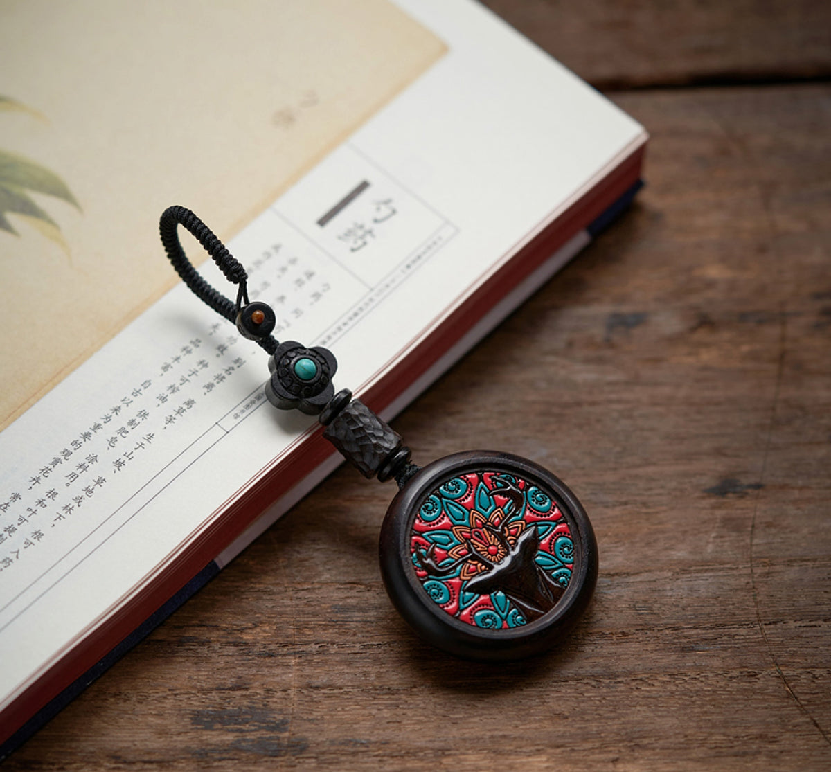 Deer-Themed Wooden Keychain – Elegant Ebony Pendant for Car & Couples - enhanced image 3