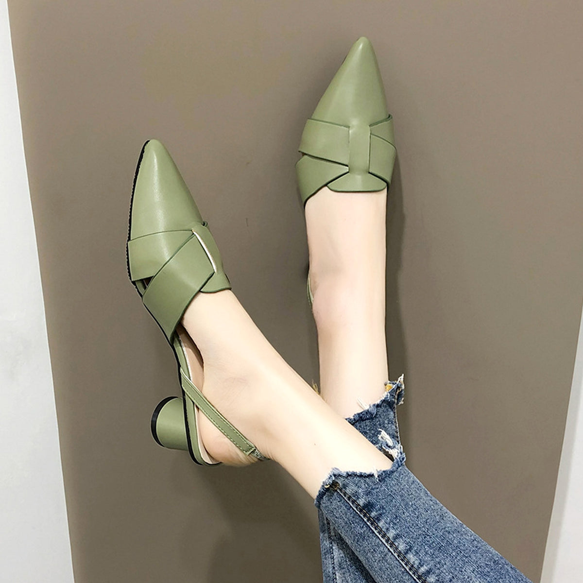 Baotou Mid-heel Thick-heeled Roman High-heel Shoes - enhanced image 3
