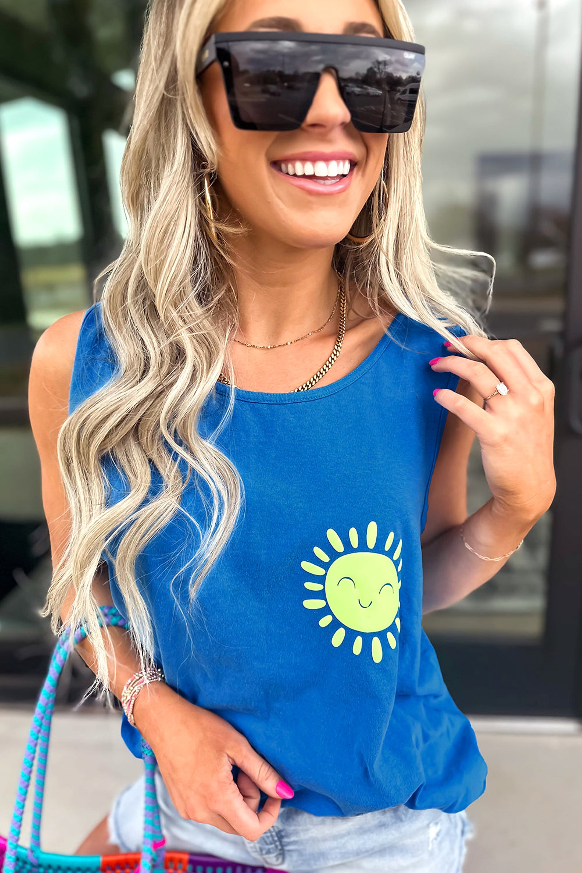 Blue Sun Graphic Casual Tank Top - enhanced image 3