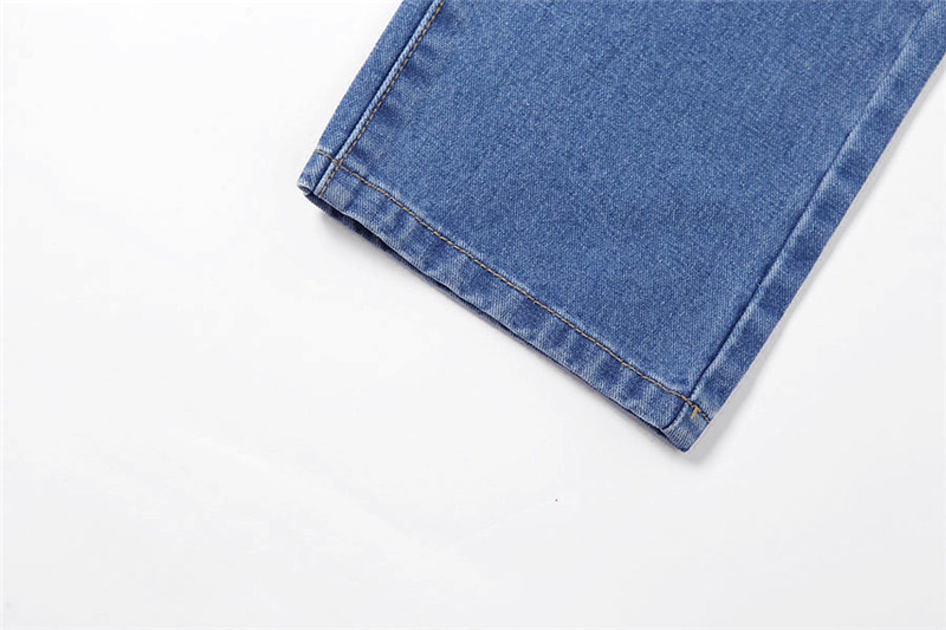 Papillon High-Rise Jeans – Haute Edition 25 - enhanced image 3