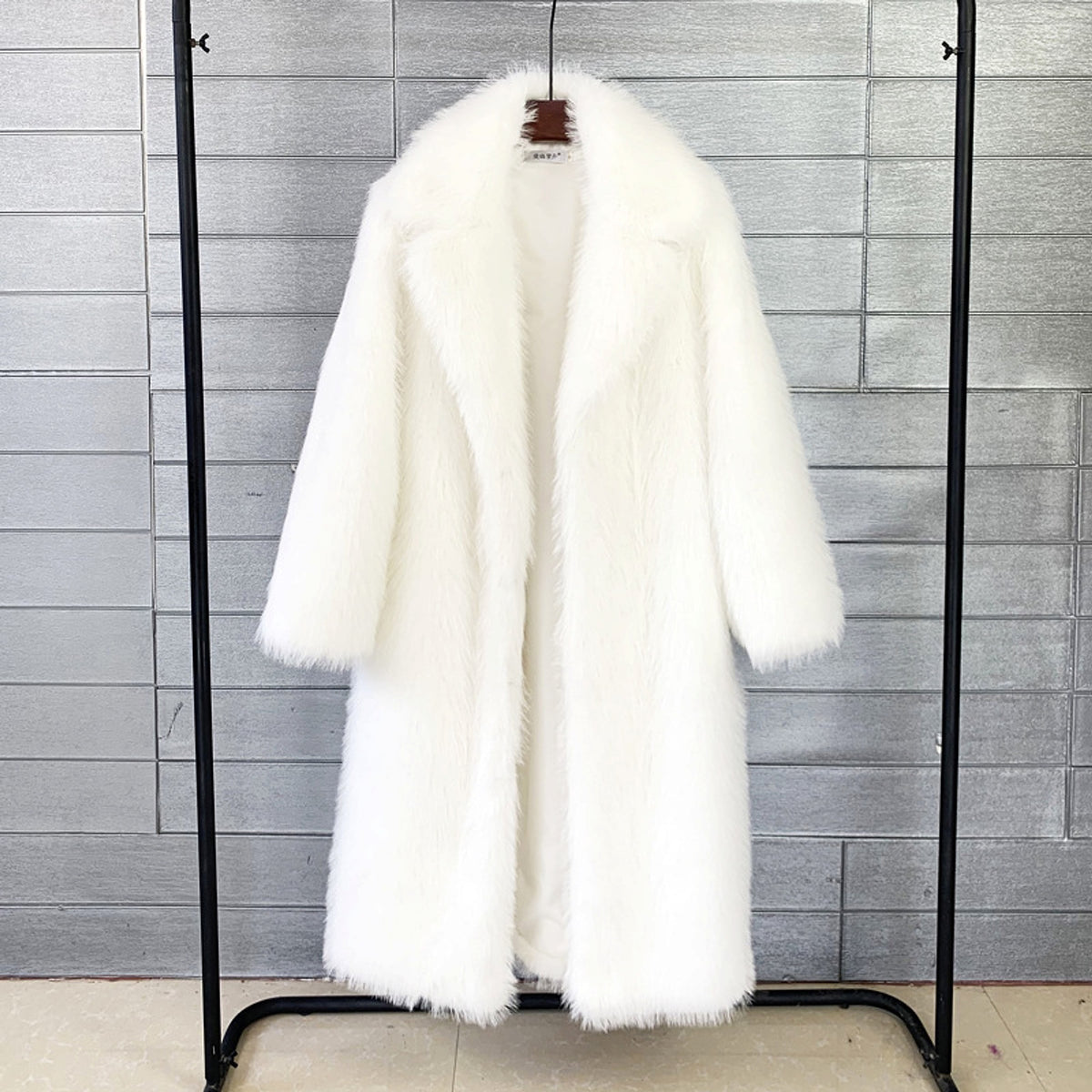 A Women's Suit Collar Jacket Fur - enhanced image 3