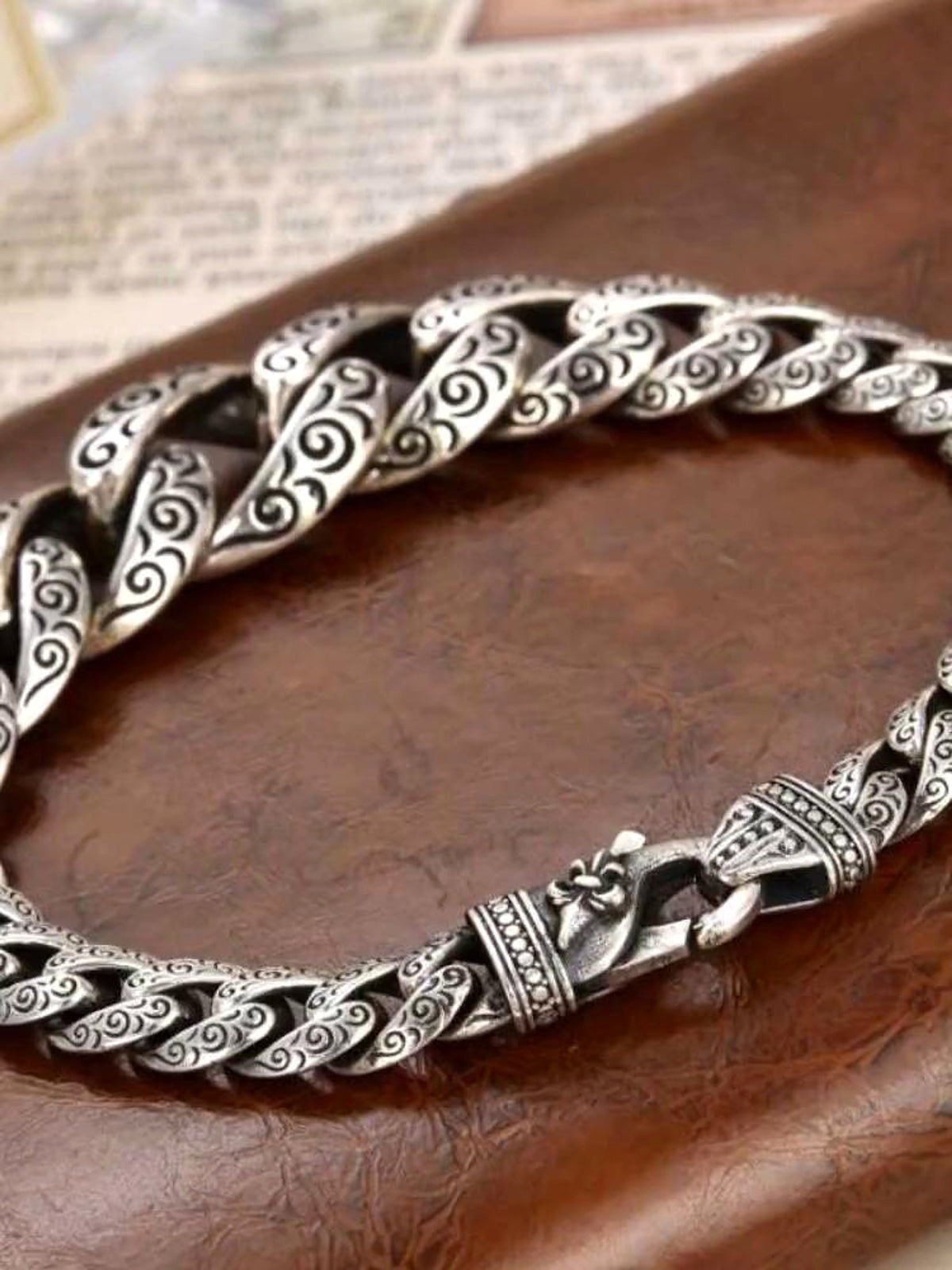Domineering Retro Double Chinese Dragon Heads Bracelet - enhanced image 4