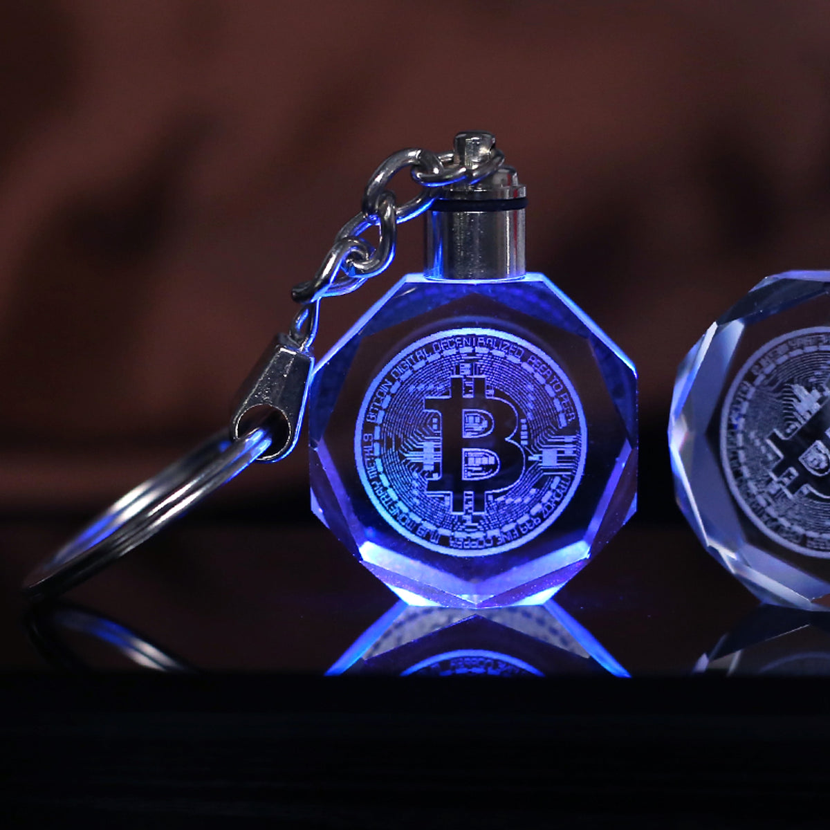 Personalised K9 crystal keyring with LED lighting & engraving - enhanced image 4