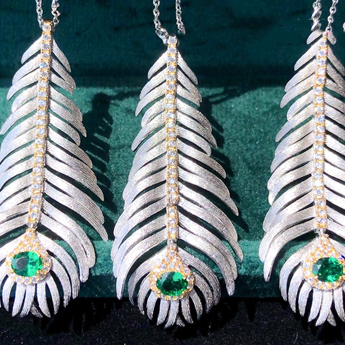LuxeJewels™ –- 925 Silver Brushed Feather Pendant Necklace - enhanced image 4