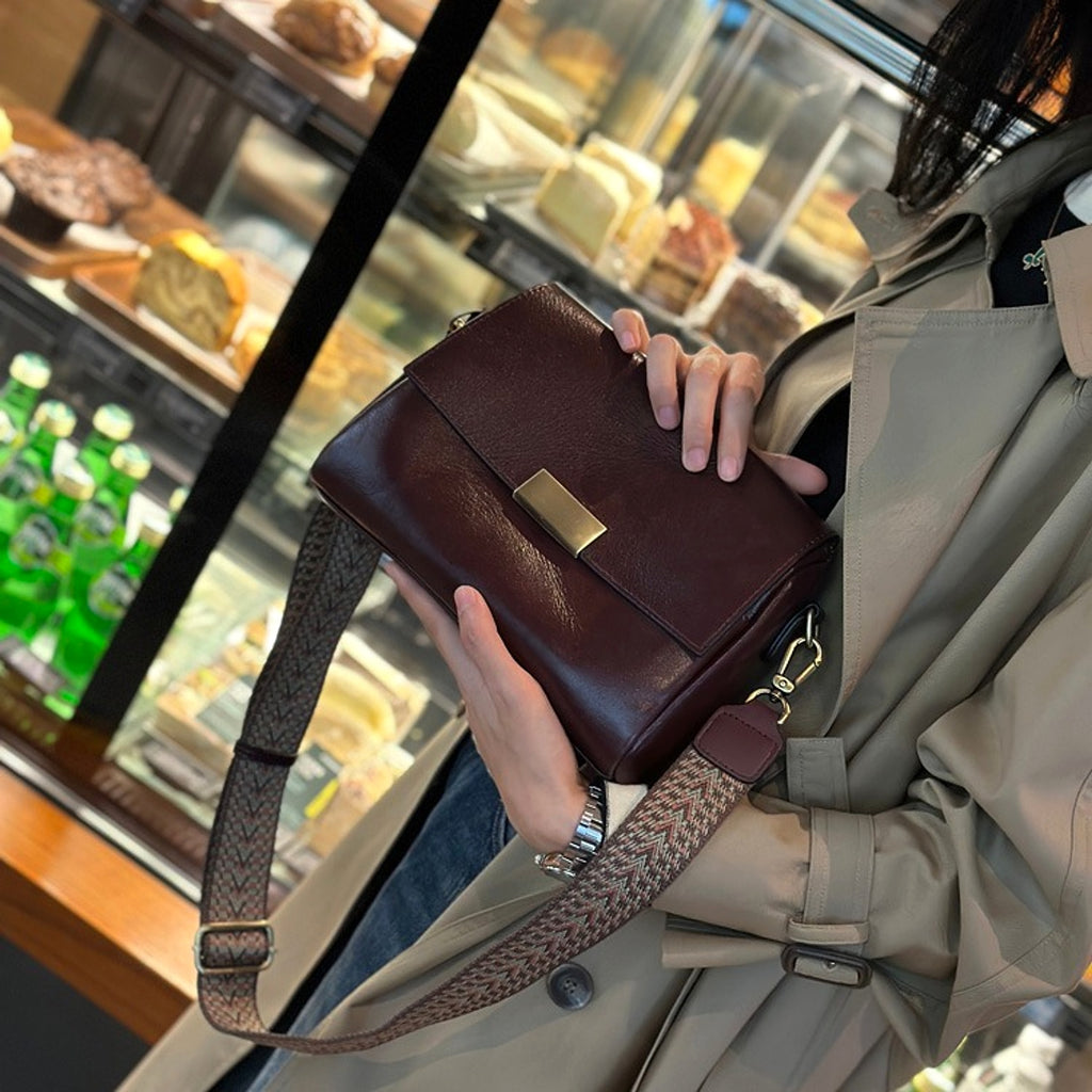 SolunaLuxe™ – Heritage Grace Shoulder Bag - enhanced image 4