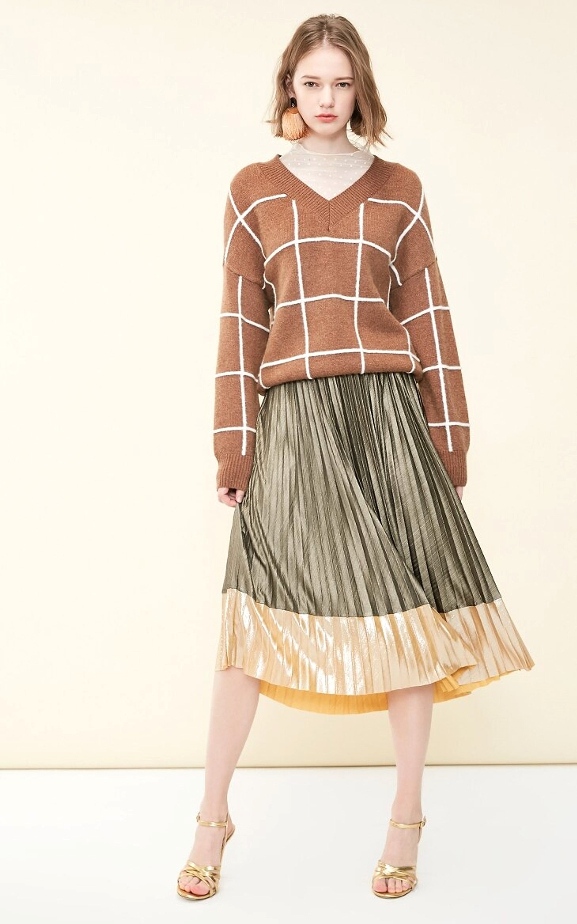 Spring new pattern check V-neck short sweater women - enhanced image 4