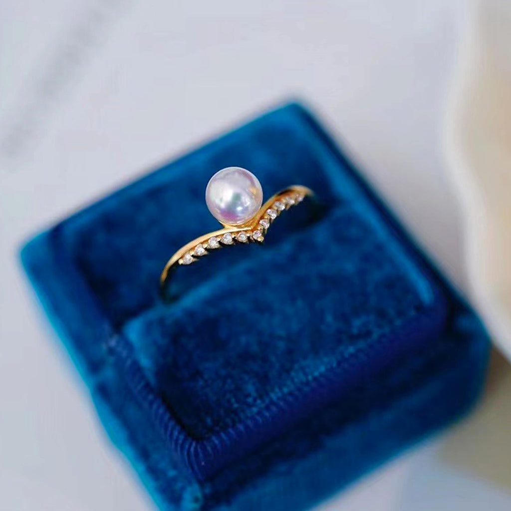 Women's 18k Gold And Diamond V-shaped Fashion Simple Ring - enhanced image 4