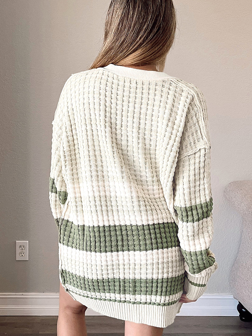 Women's Color Matching Long-sleeved Cardigan Loose Sweater - enhanced image 4