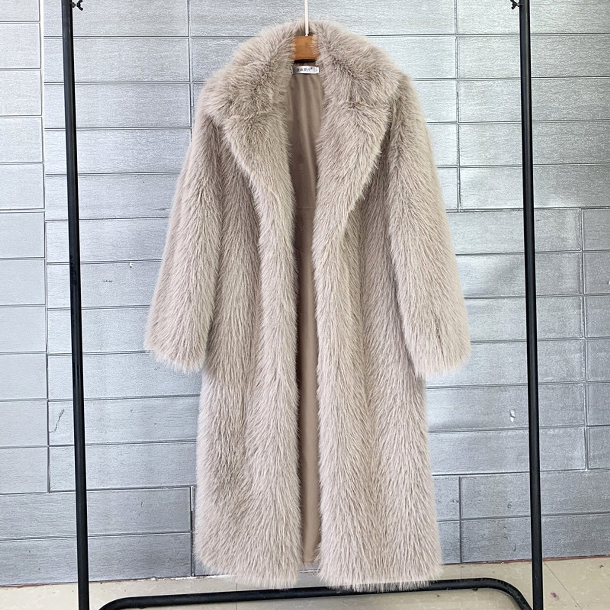 A Women's Suit Collar Jacket Fur - enhanced image 4