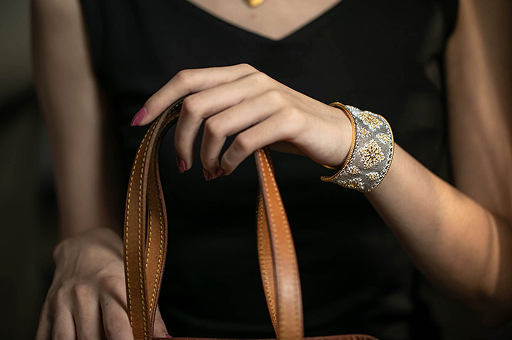 European And American Retro Classic Snowflake Bracelet - enhanced image 5
