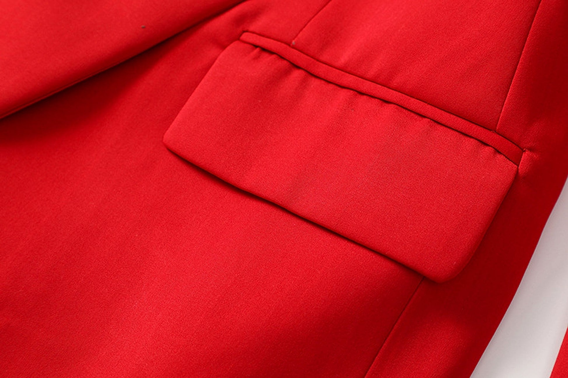 LUXE_EDIT™ – Royal Red Blazer (Princess Diana Tribute Edition)