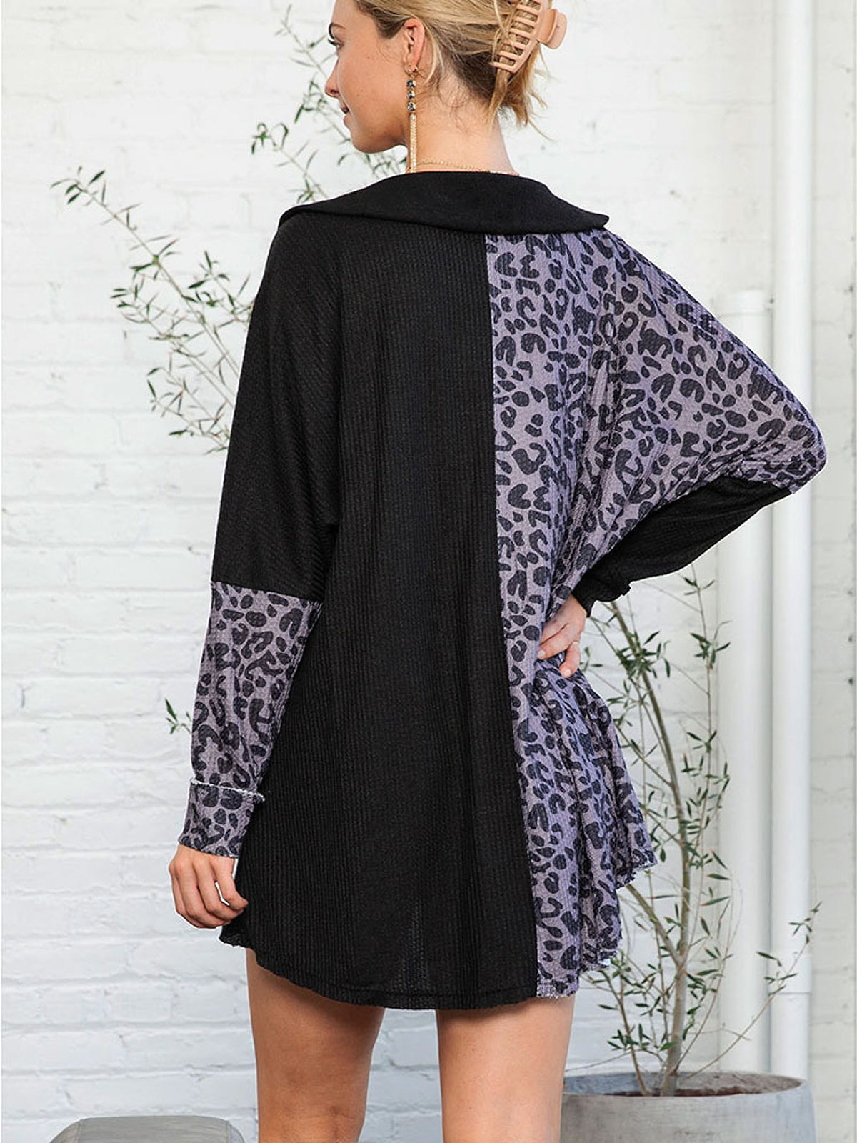 Loose Contrast Color V-neck Sweater Women - enhanced image 5