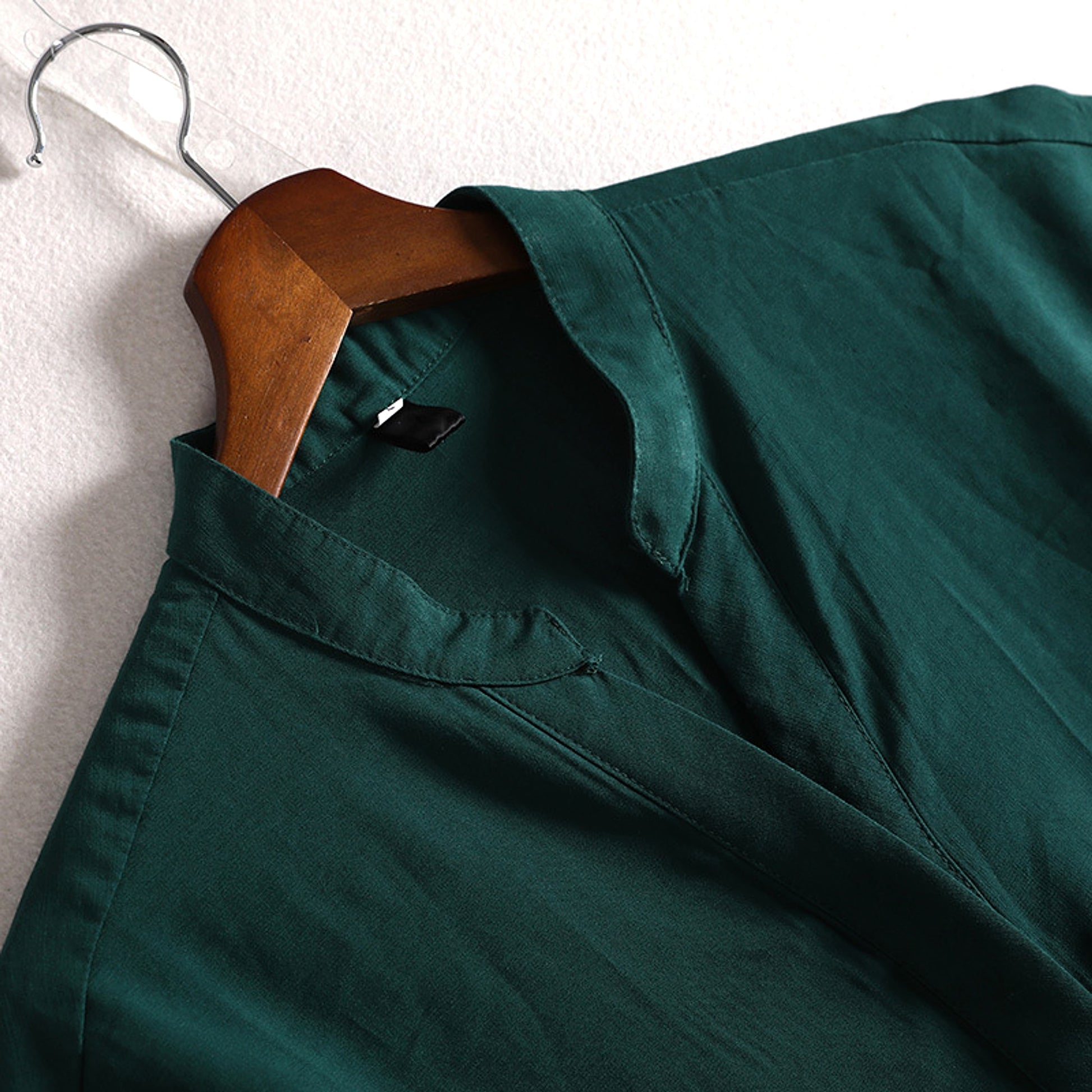 Sleeveless V-neck jumpsuit - enhanced image 5