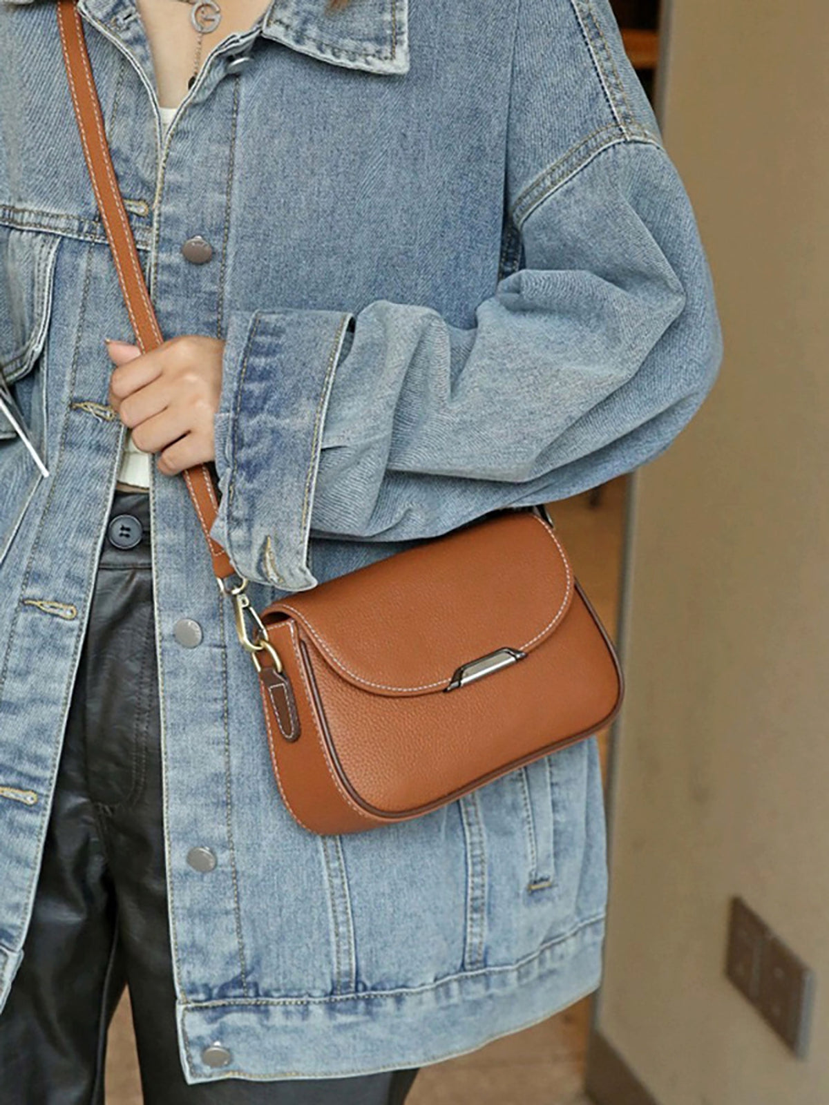 SolunaLuxe™ – Urban Nomad Square Bag - enhanced image 5