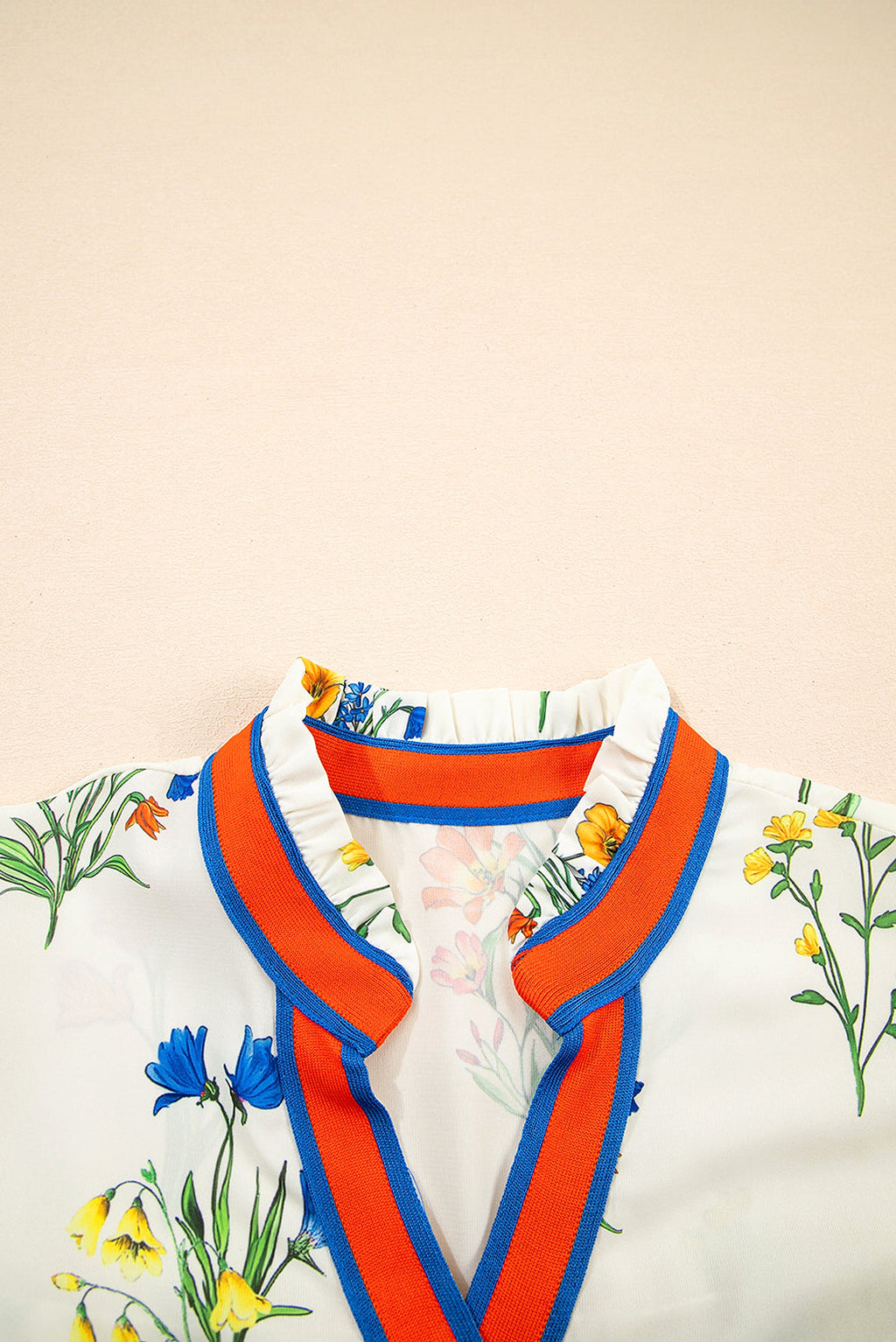 White Floral Short Puff Sleeve Contrast V Neck Print Blouse - enhanced image 5