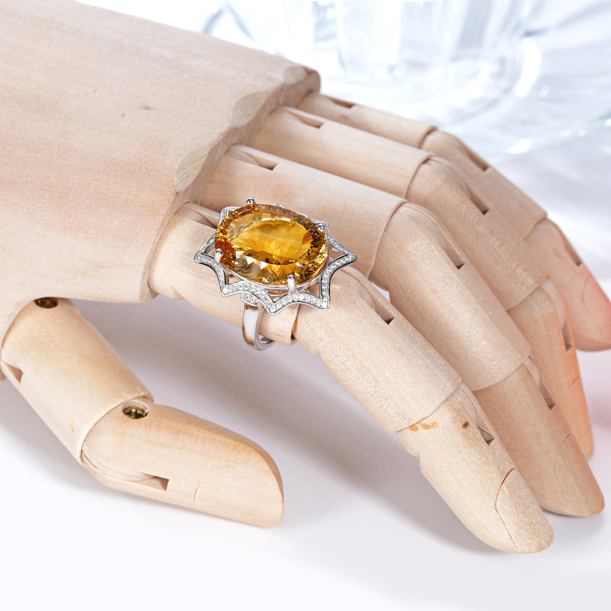Women's Simple And Natural Large Citrine Ring - enhanced image 5