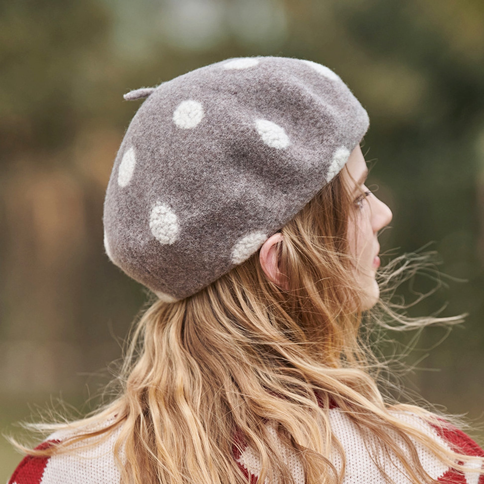 Women's Versatile Retro Warm Thickened Painter's Hat - enhanced image 5