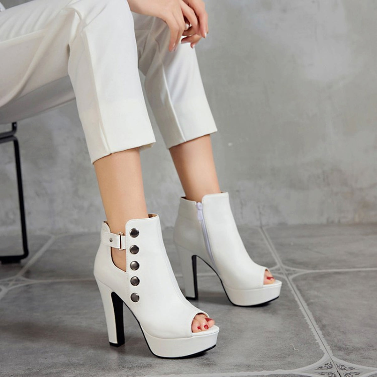 New White Ladies Heel Fish - enhanced image 6