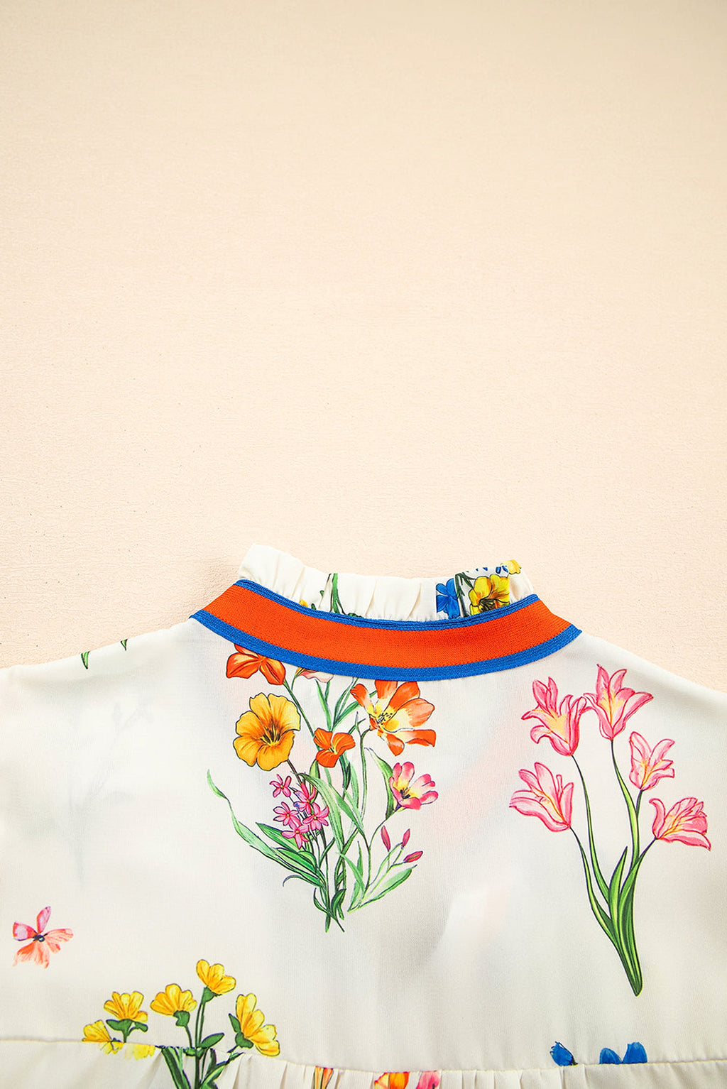 White Floral Short Puff Sleeve Contrast V Neck Print Blouse - enhanced image 6
