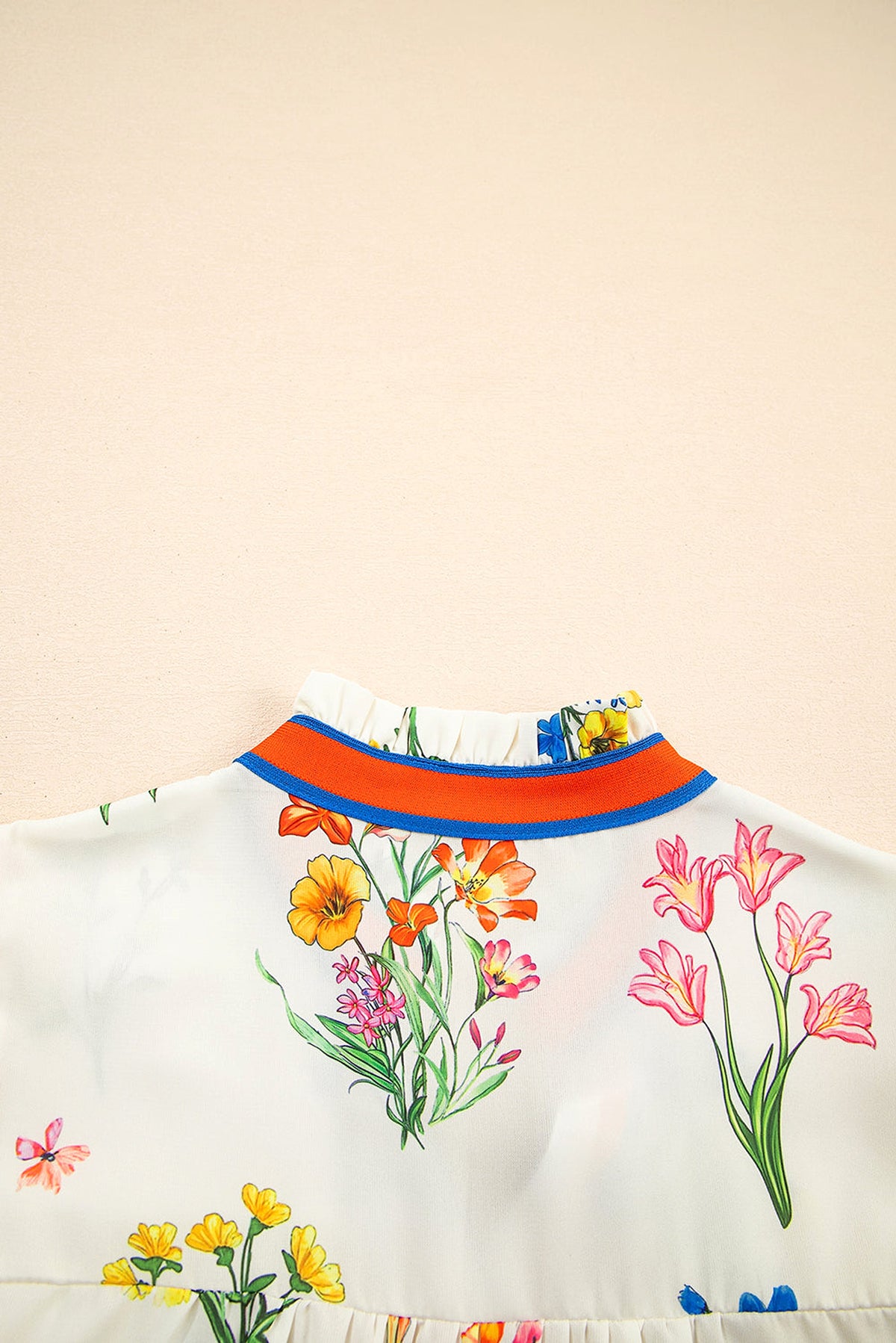 White Floral Short Puff Sleeve Contrast V Neck Print Blouse - enhanced image 6