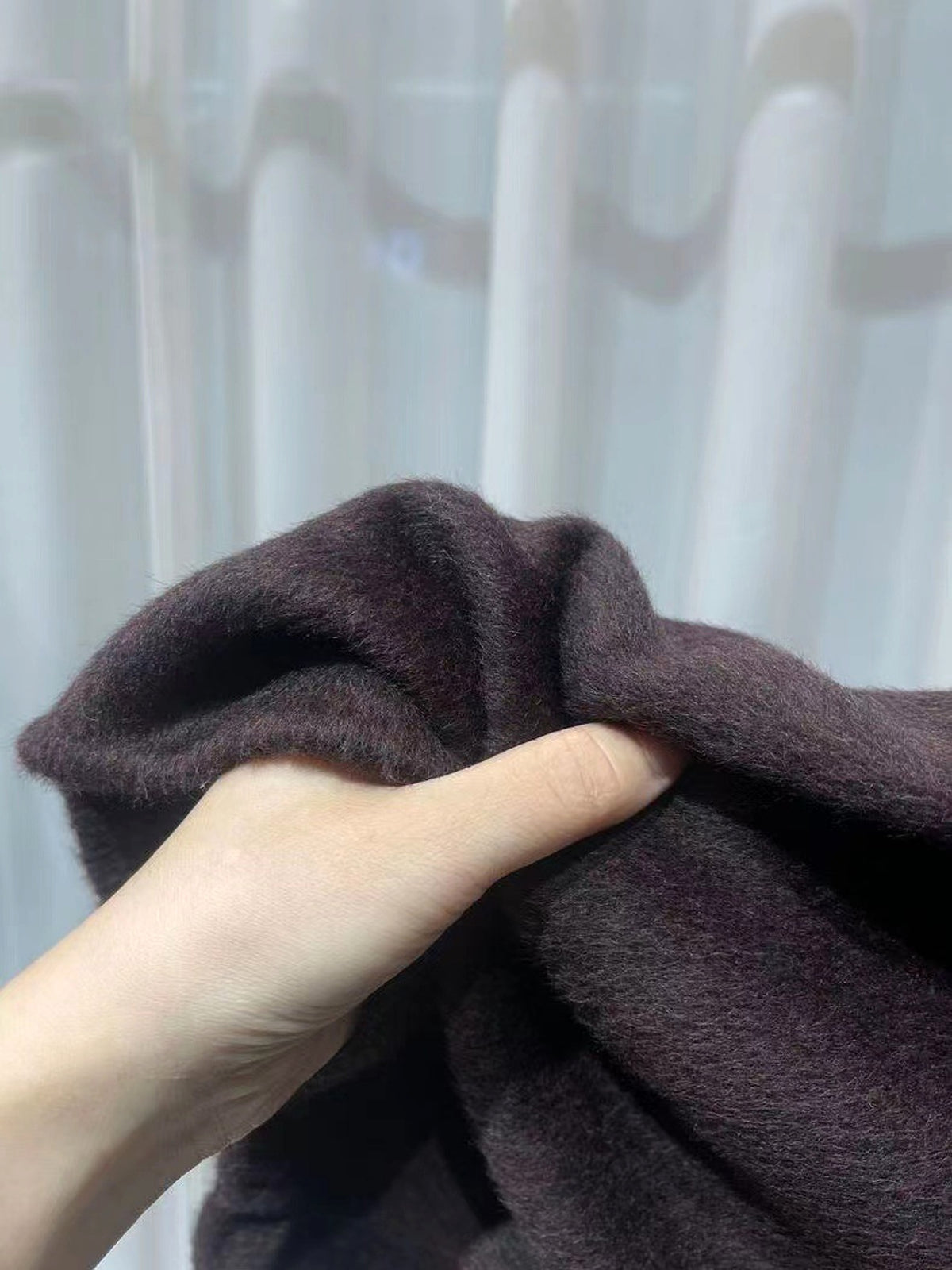 Women's Reversible Cashmere Coat – Elegant & Versatile Winter Style - enhanced image 7