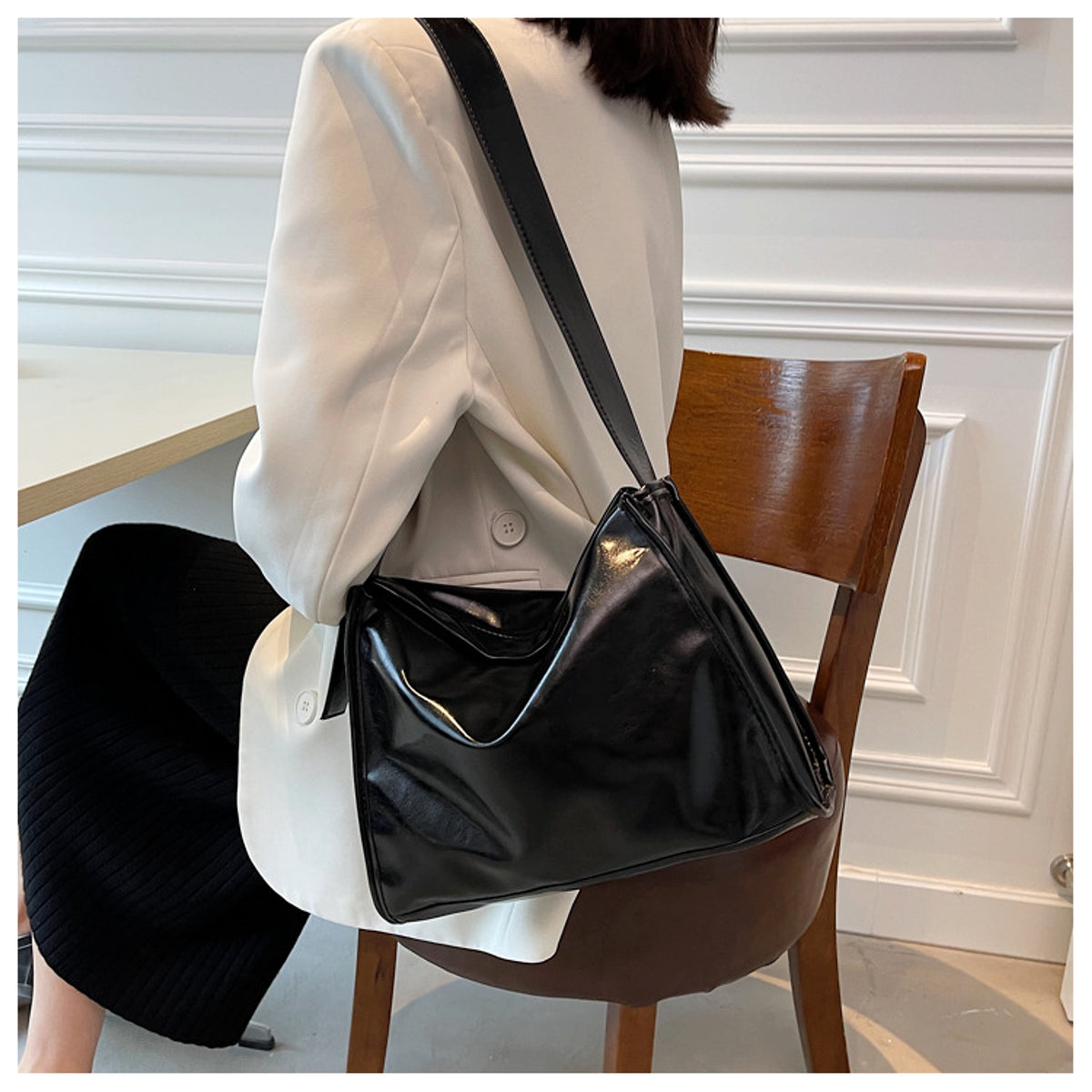 CityEdit™ – Retro Large Tote with Bold Strap - enhanced image 8