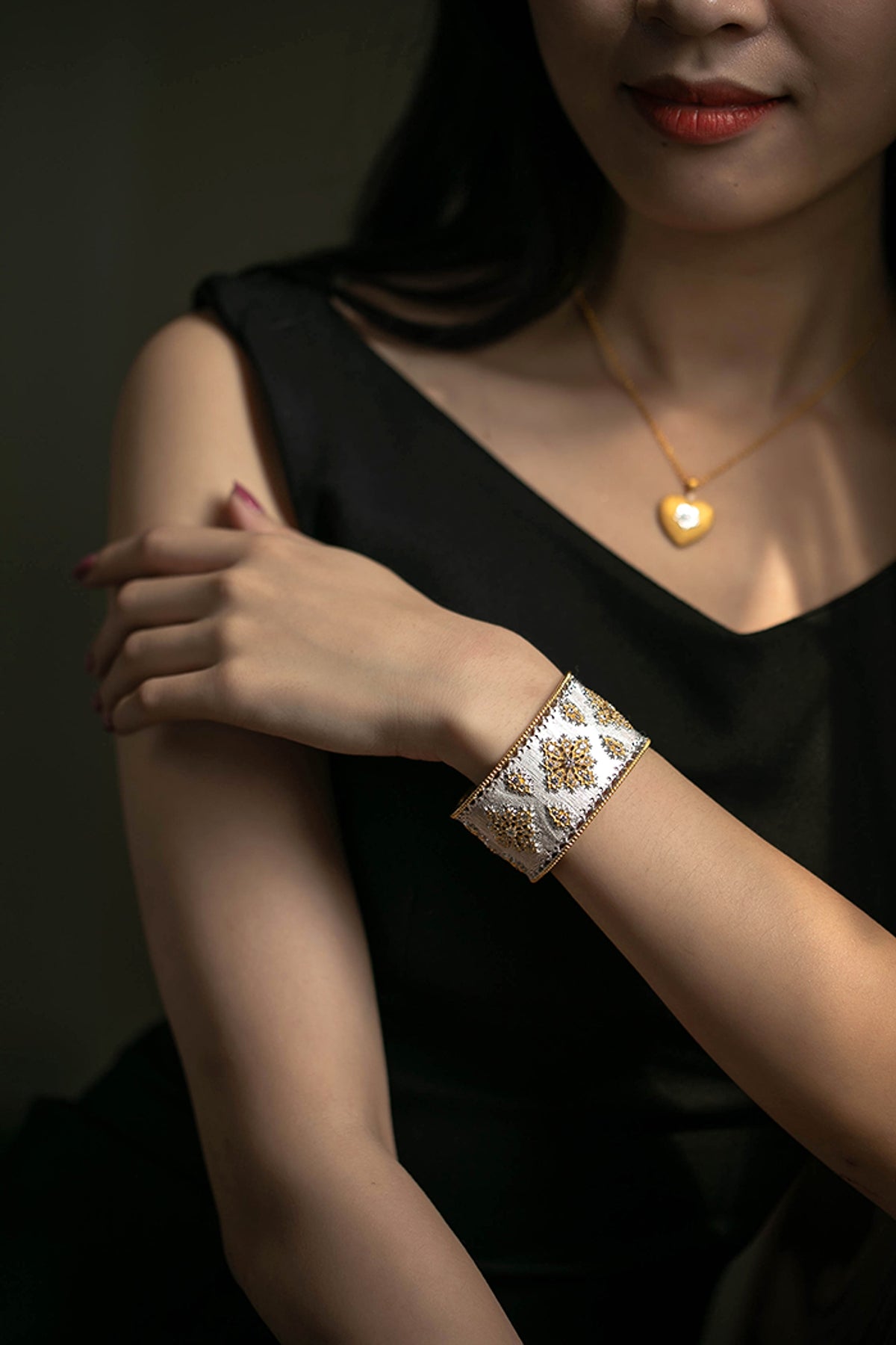 European And American Retro Classic Snowflake Bracelet - enhanced image 8